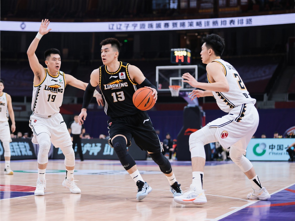 辽宁收官战策略释放实力
在这场决定赛季