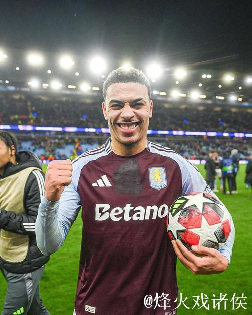 卡拉格:罗杰斯若持续出色表现,有望成为英格兰10号位主力 卡拉格:罗杰斯若持续出色表现,有望成为英格兰10号位主力